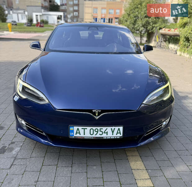 Лифтбек Tesla Model S 2018 в Ивано-Франковске