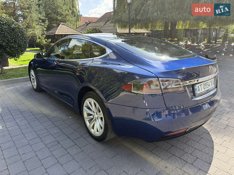 Лифтбек Tesla Model S 2018 в Ивано-Франковске