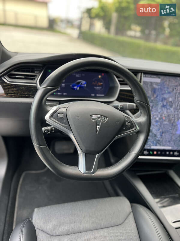 Лифтбек Tesla Model S 2018 в Ивано-Франковске