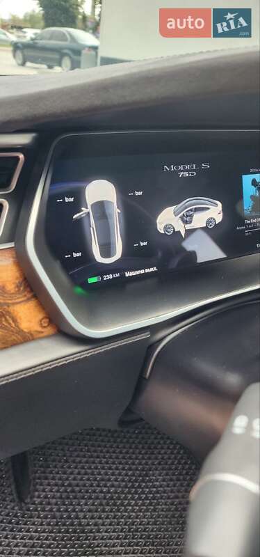 Лифтбек Tesla Model S 2017 в Хмельницком