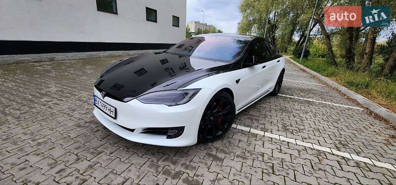 Лифтбек Tesla Model S 2017 в Хмельницком