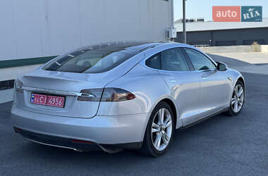 Ліфтбек Tesla Model S 2013 в  фото 3 Ліфтбек Tesla Model S 2013 в