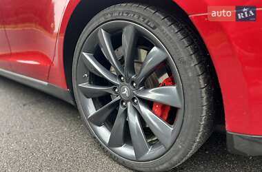 Ліфтбек Tesla Model S 2014 в 