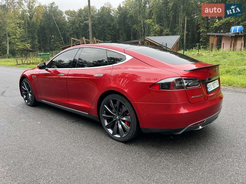 Tesla Model S 2014