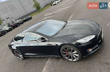 Ліфтбек Tesla Model S 2015 в Здолбуніві