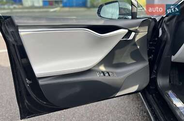 Ліфтбек Tesla Model S 2015 в Здолбуніві