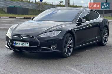 Ліфтбек Tesla Model S 2015 в Здолбуніві