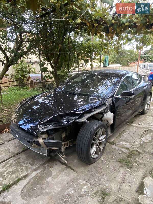 Tesla Model S 2016