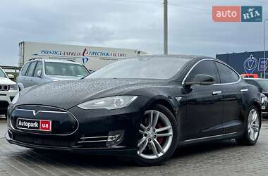 Tesla Model S 2015