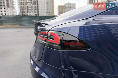 Ліфтбек Tesla Model S 2022 в 
