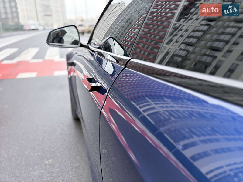 Лифтбек Tesla Model S 2022 в Киеве
