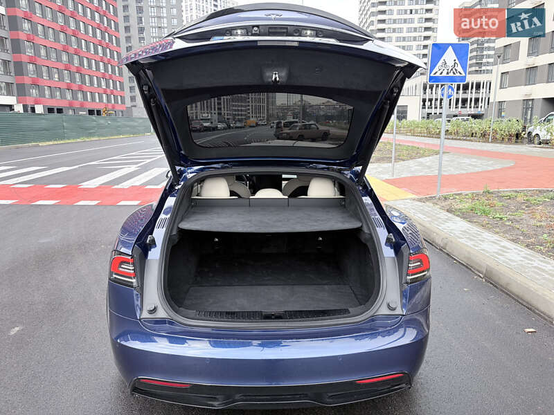 Лифтбек Tesla Model S 2022 в Киеве