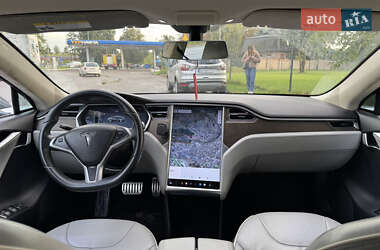 Лифтбек Tesla Model S 2013 в 
