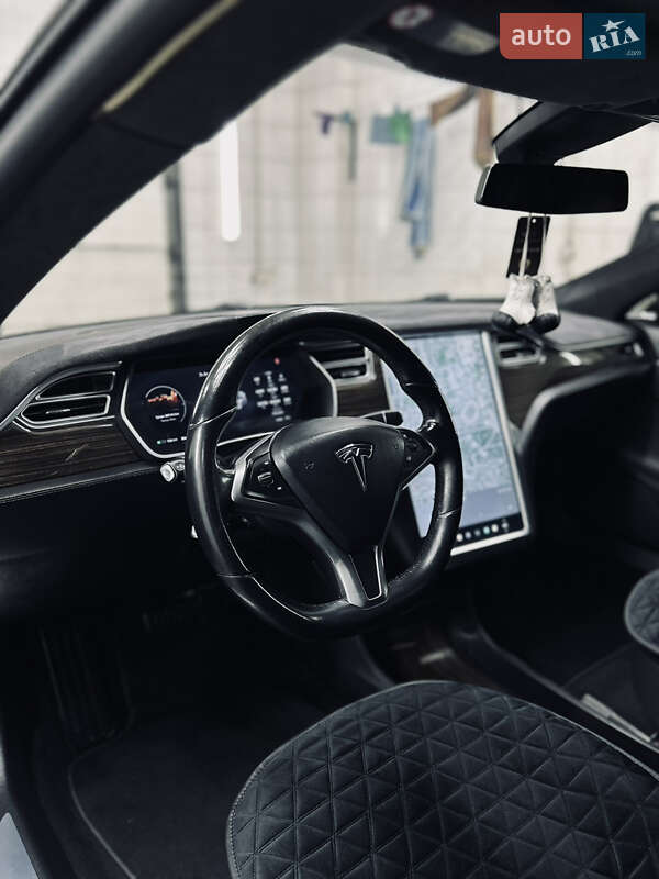 Ліфтбек Tesla Model S 2014 в Черкасах
