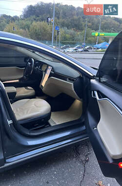Ліфтбек Tesla Model S 2013 в 