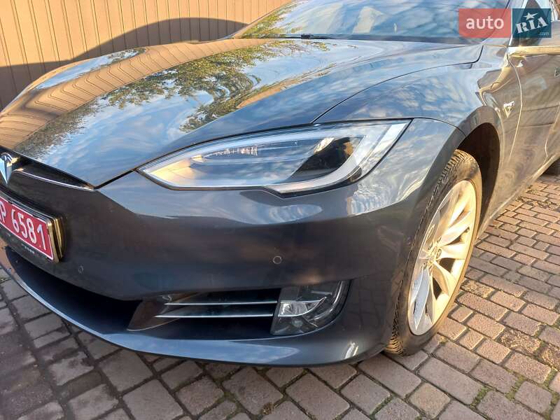 Лифтбек Tesla Model S 2018 в Шептицькому