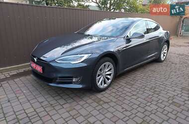 Tesla Model S 2018