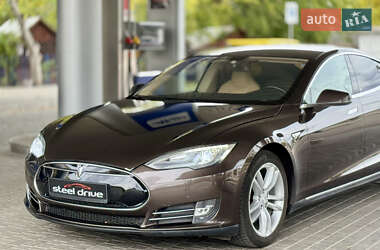 Tesla Model S 2014