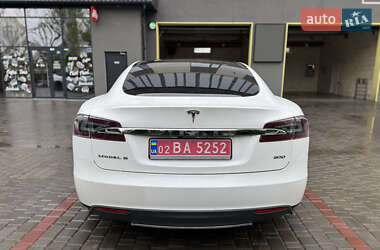 Ліфтбек Tesla Model S 2016 в 