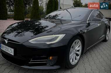 Лифтбек Tesla Model S 2016 в 