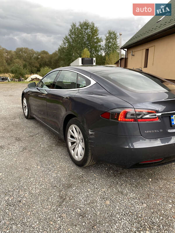 Лифтбек Tesla Model S 2018 в Каменке-Бугской