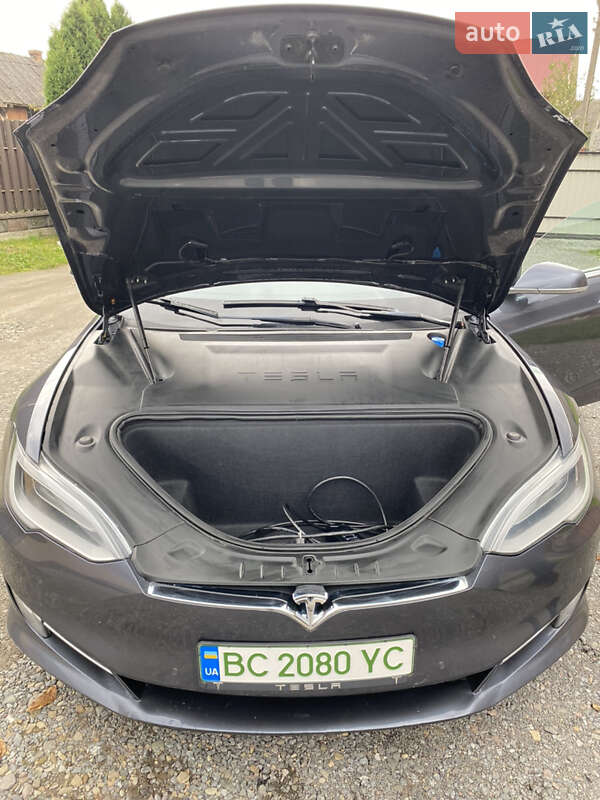 Лифтбек Tesla Model S 2018 в Каменке-Бугской