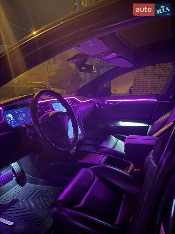 Ліфтбек Tesla Model S 2019 в Дніпрі