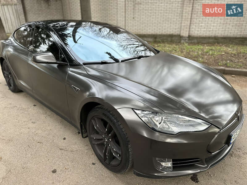 Ліфтбек Tesla Model S 2014 в Вінниці