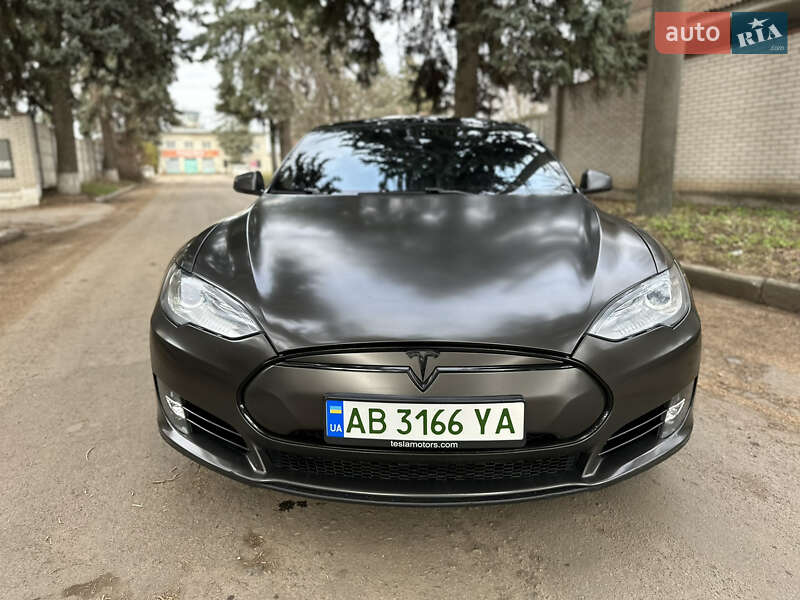 Ліфтбек Tesla Model S 2014 в Вінниці
