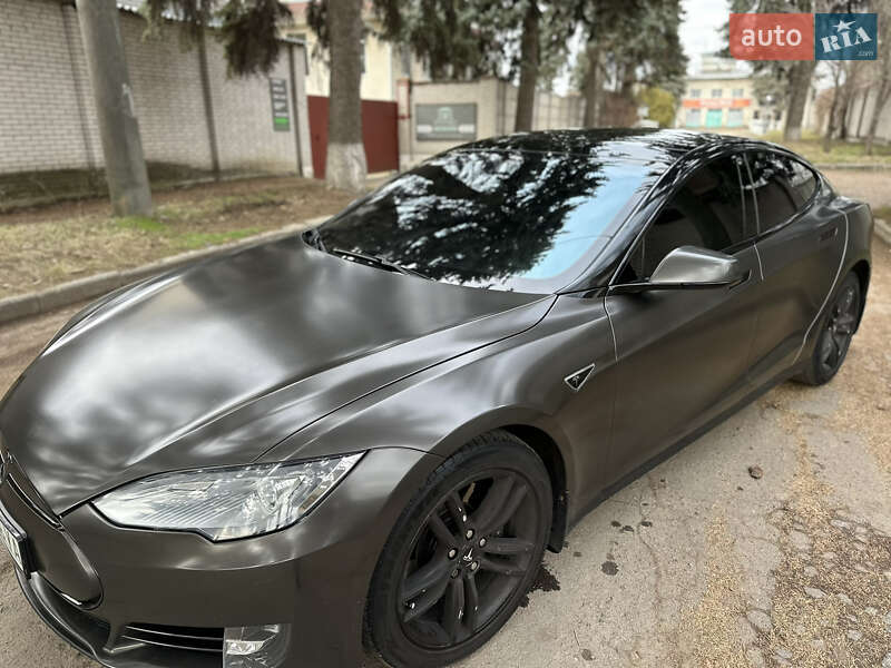Ліфтбек Tesla Model S 2014 в Вінниці