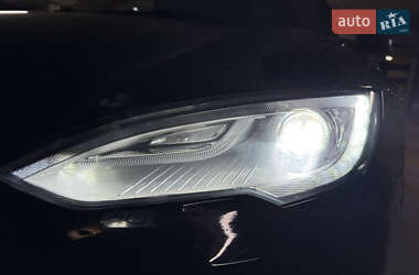 Ліфтбек Tesla Model S 2013 в 