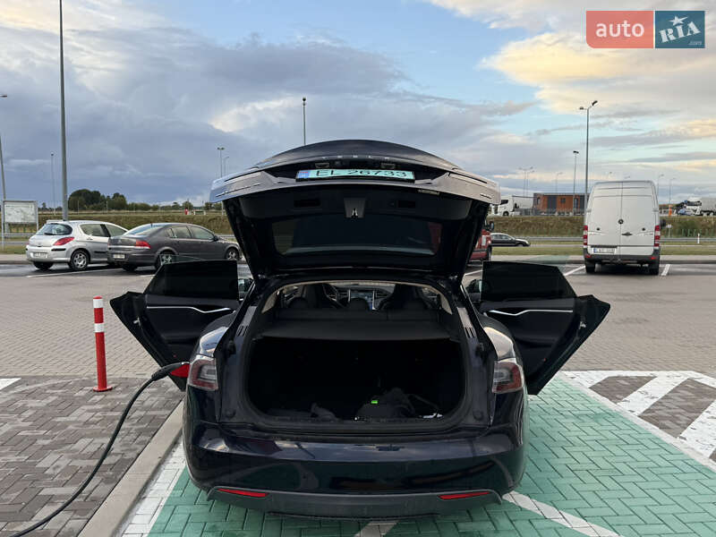 Ліфтбек Tesla Model S 2013 в Львові