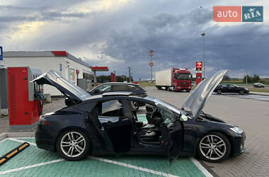 Ліфтбек Tesla Model S 2013 в 