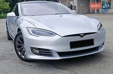 Лифтбек Tesla Model S 2018 в Ивано-Франковске