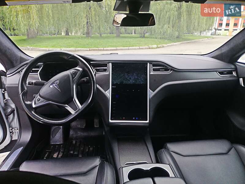 Ліфтбек Tesla Model S 2018 в Івано-Франківську