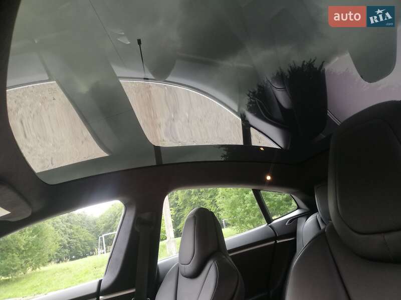 Ліфтбек Tesla Model S 2018 в Івано-Франківську