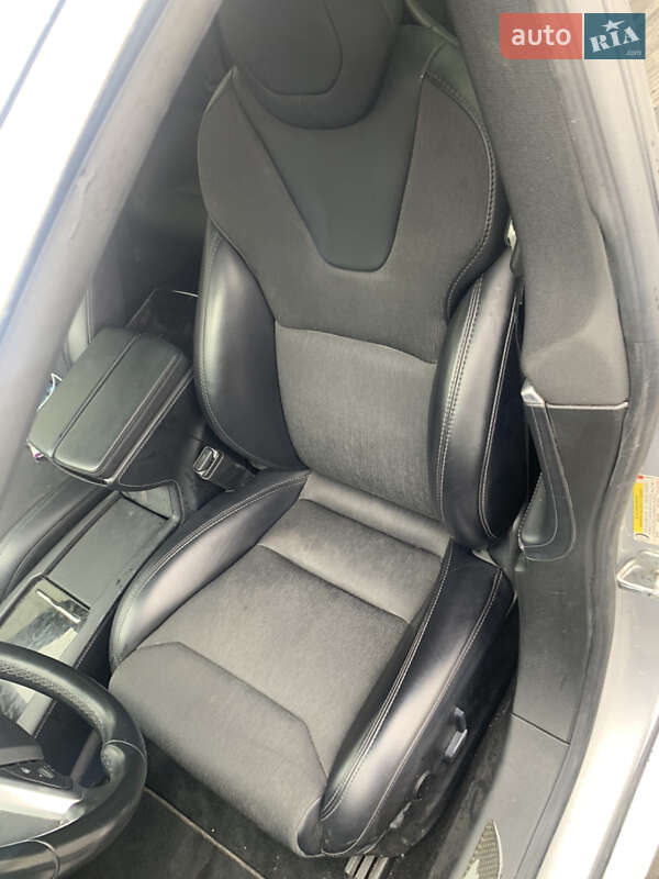 Лифтбек Tesla Model S 2018 в Ивано-Франковске