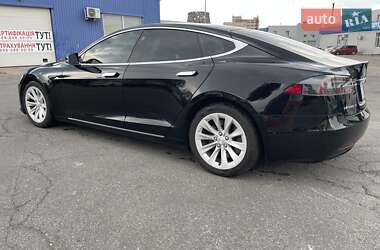Лифтбек Tesla Model S 2016 в 
