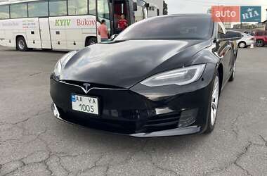 Лифтбек Tesla Model S 2016 в 