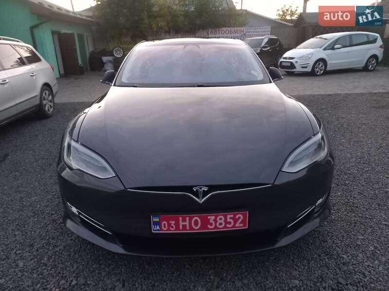 Ліфтбек Tesla Model S 2017 в Шептицькому
