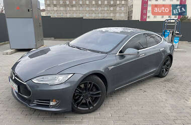 Лифтбек Tesla Model S 2014 в 