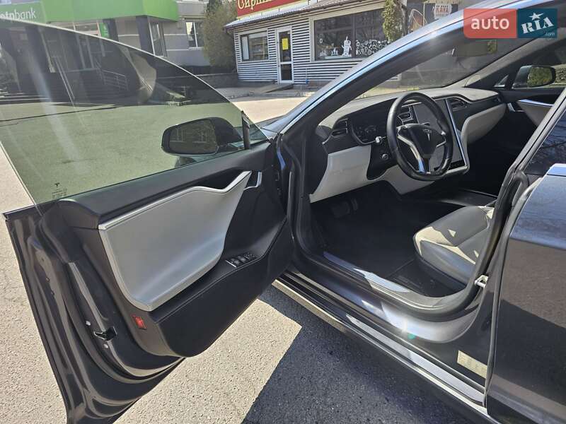 Лифтбек Tesla Model S 2016 в Белой Церкви