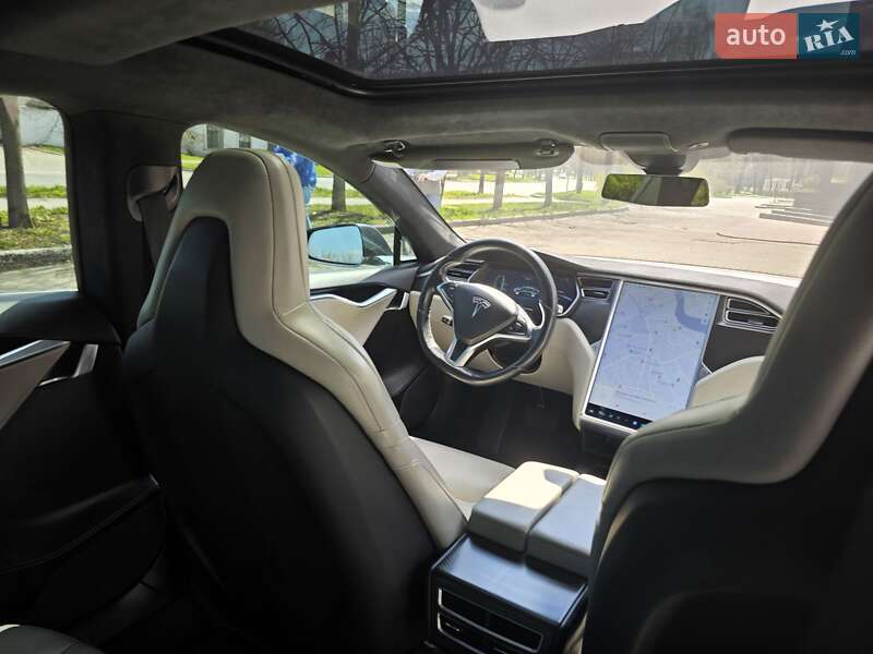 Лифтбек Tesla Model S 2016 в Белой Церкви