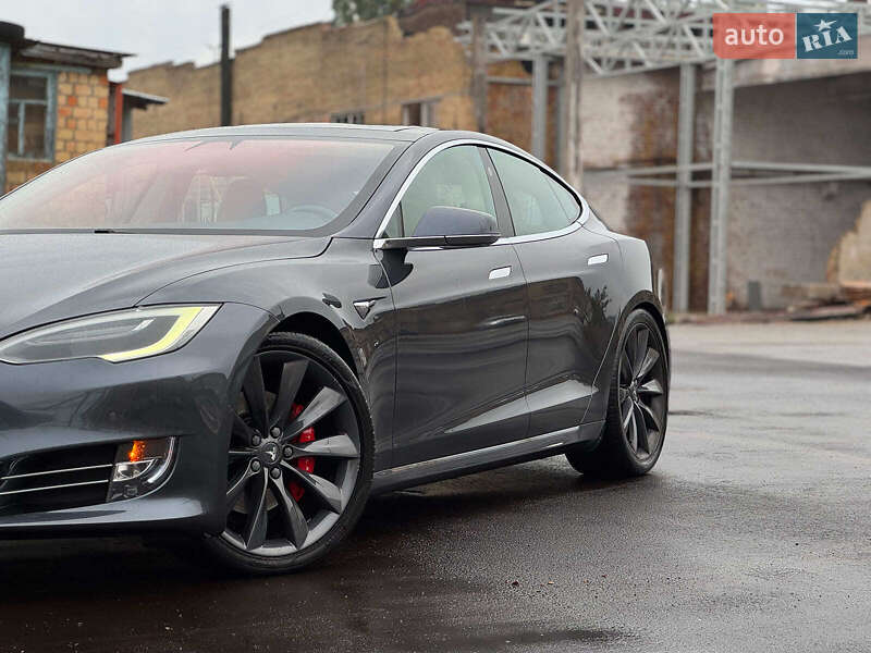 Ліфтбек Tesla Model S 2017 в Києві