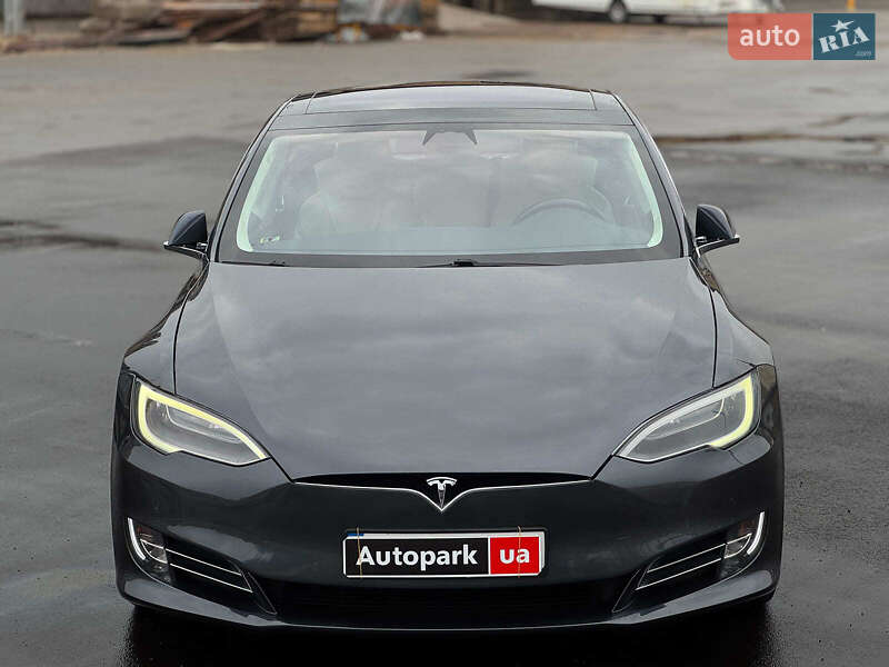 Ліфтбек Tesla Model S 2017 в Києві