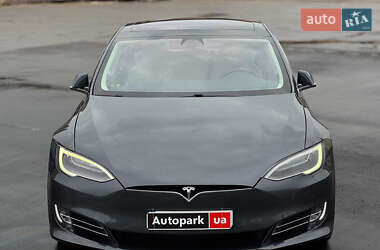 Лифтбек Tesla Model S 2017 в 