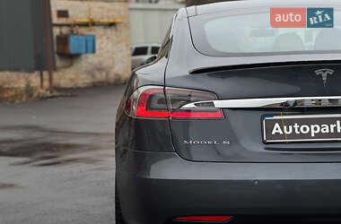 Лифтбек Tesla Model S 2017 в 