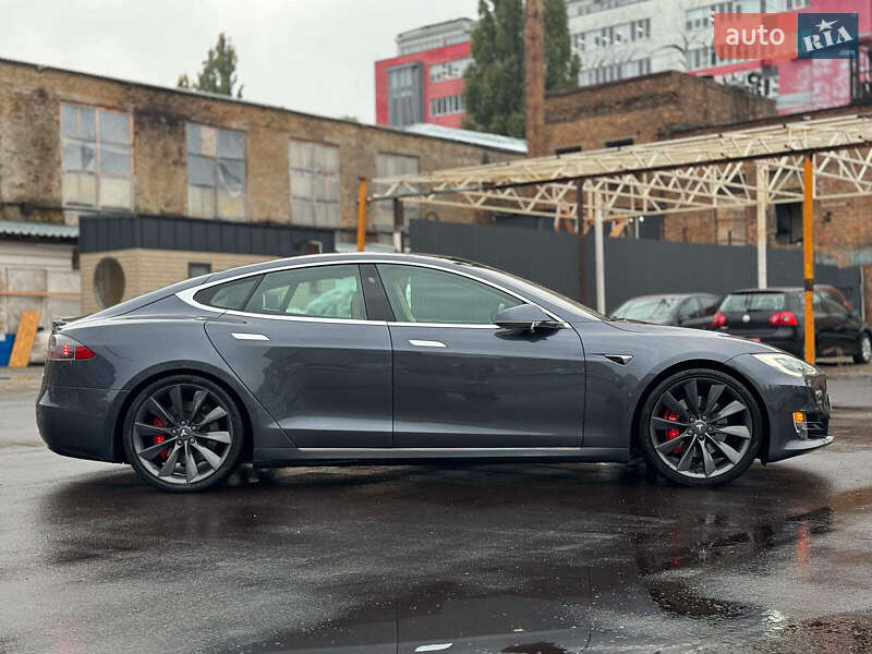 Ліфтбек Tesla Model S 2017 в Києві