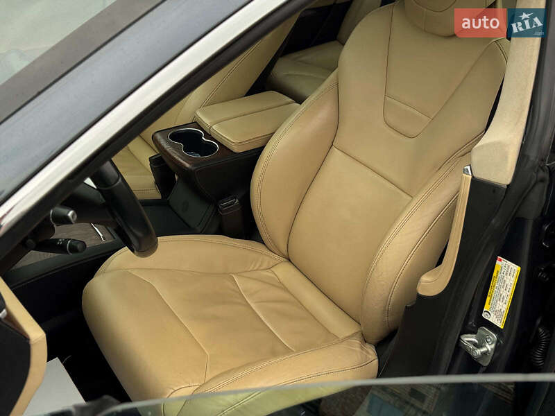 Ліфтбек Tesla Model S 2017 в Києві