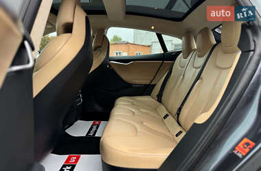 Лифтбек Tesla Model S 2017 в 